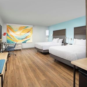 Queen Room Two Queen Beds Roll Shower Mobility Access